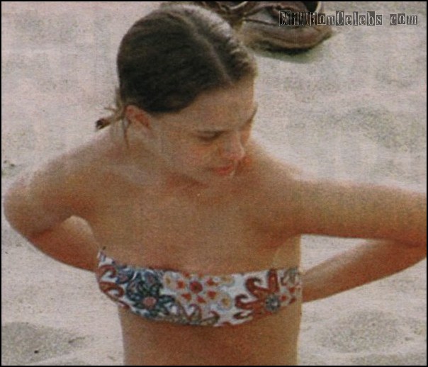 Nude jumping rope at the beach