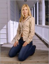 Cynthia Watros Nude Pictures