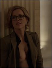 Kathleen Robertson Nude Pictures