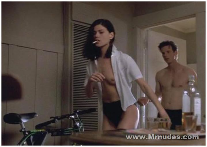 Linda Fiorentino Nude Pics