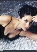 Carrie-Anne Moss Nude Pictures